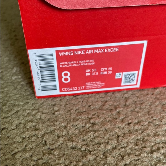 Nike Women’s AirMax Excee - Picture 2 of 8